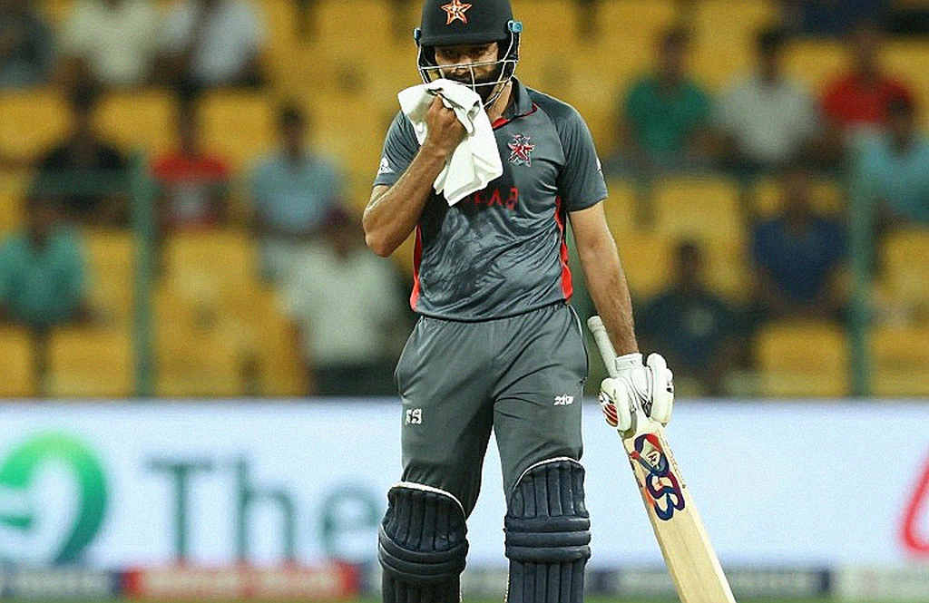৪২৯ রান করেও হার: রাওয়ালপিন্ডিতে ইংল্যান্ডের পতন শেষ ওভারের এক বলে নয়, পঞ্চাশ ওভারের অর্থনীতিতে