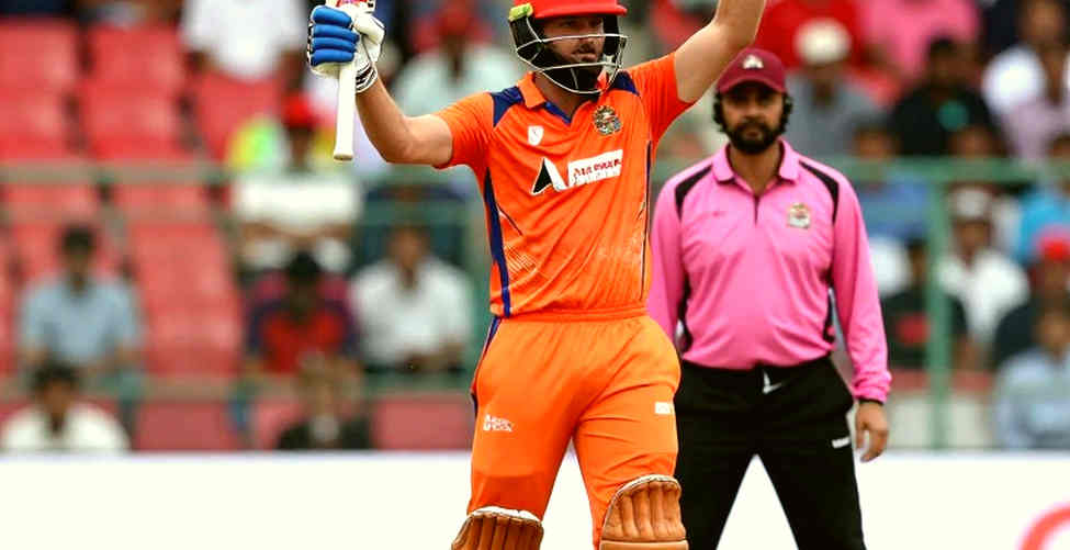 নিলামের খাতা: ট্রান্সফার উইন্ডোতে ক্রিকেট যেভাবে উপলব্ধতার দাম ঠিক করে
