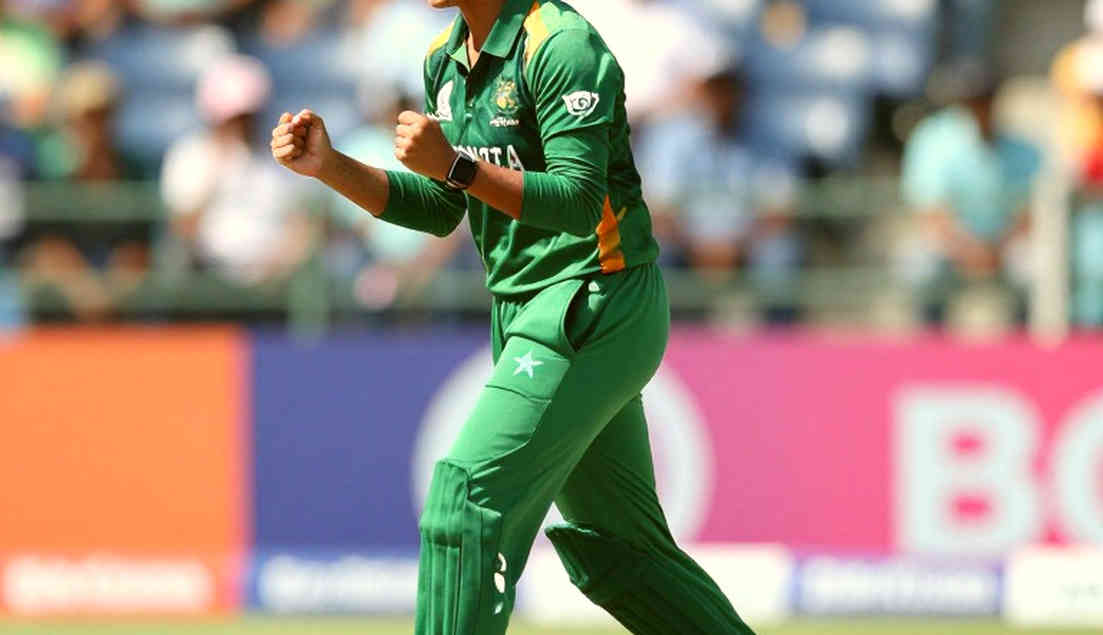 হ্যাজলউডের ছয় উইকেট আর ২১৪ রানের ব্যবধান: কিংসমিডের স্কোরবোর্ড যে সত্যিটা লুকিয়ে রাখে