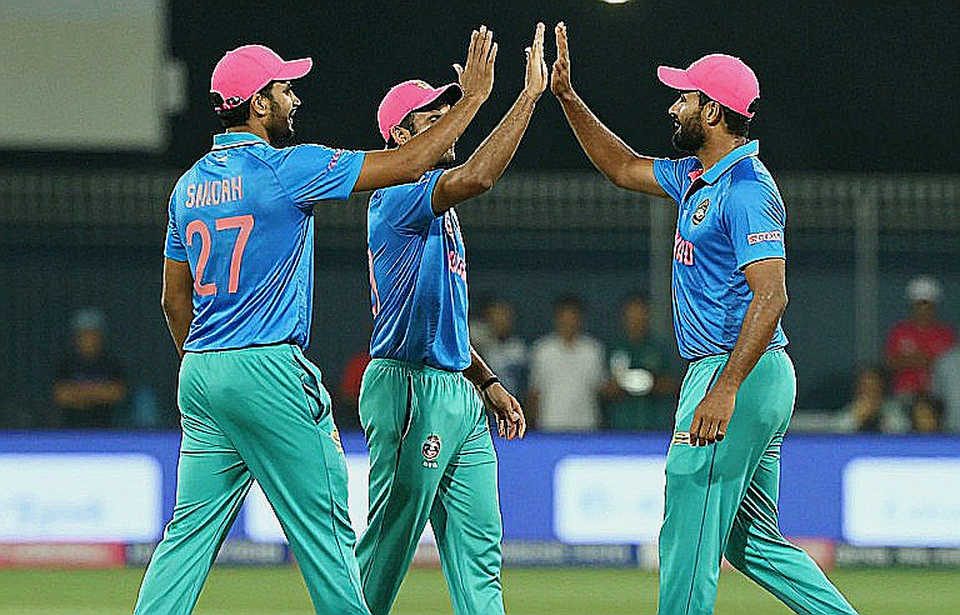 আট উইকেট, একটা সেঞ্চুরি, আর একটা খালি ঘর: রাঁচির দ্বিতীয় টি-টোয়েন্টি পড়ার সময় যেটা মাথায় রাখা দরকার