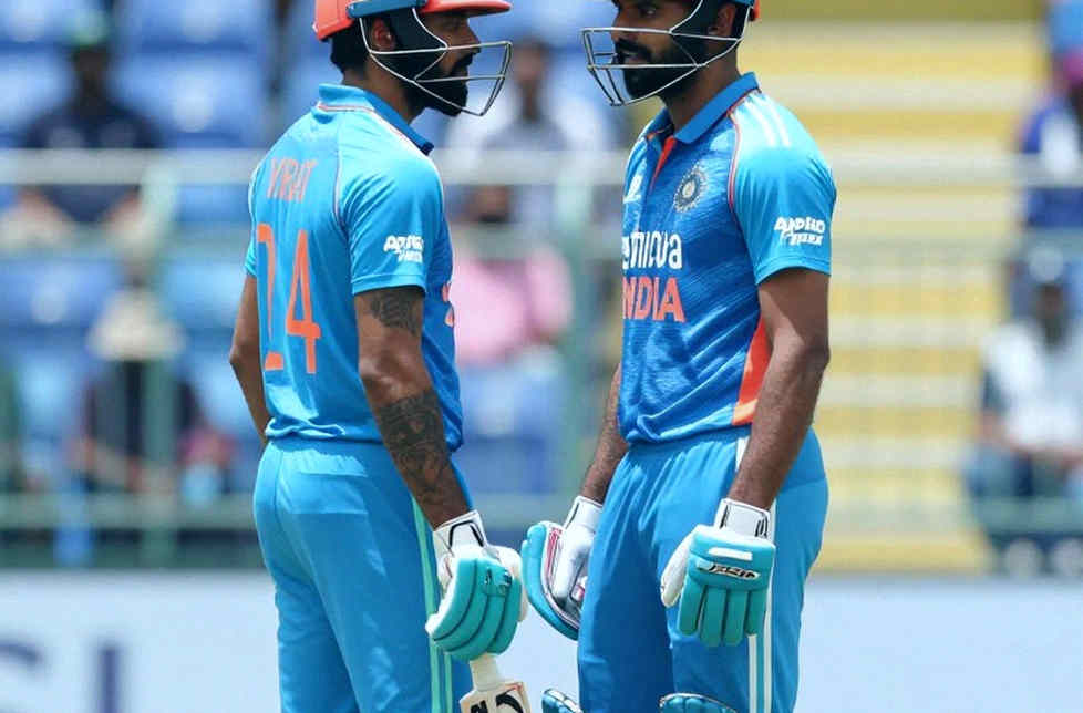 খালি নোটবুকের সত্য: ক্রিকেট বিশ্লেষণের লেজারে যখন কিছুই লেখা থাকে না